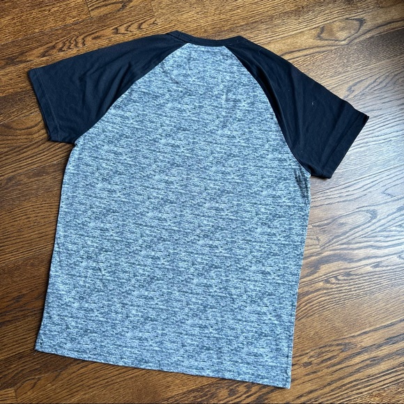 NWOT Hollister graphic logo raglan tee - Picture 7 of 8
